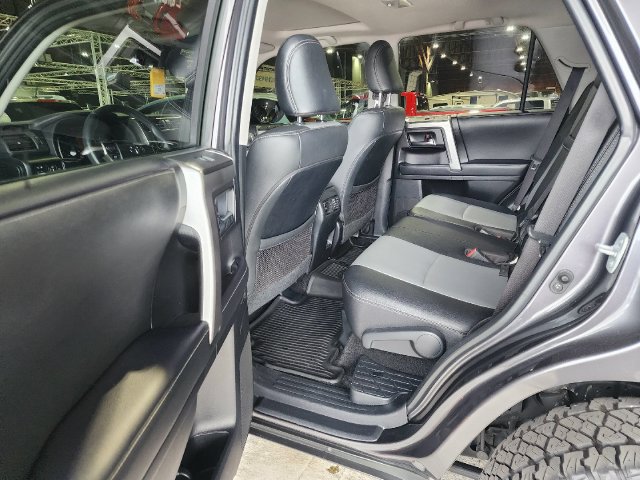 Used 2021 Toyota 4Runner SR5 Premium w/ Moonroof Package AWD/4WD image 9