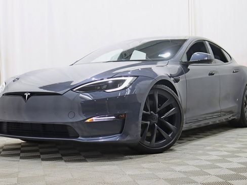 Used 2023 Tesla Model S Standard Range image 6
