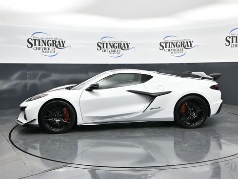 Used 2025 Chevrolet Corvette Z06 w/ Stealth Interior Trim Package RWD image 4