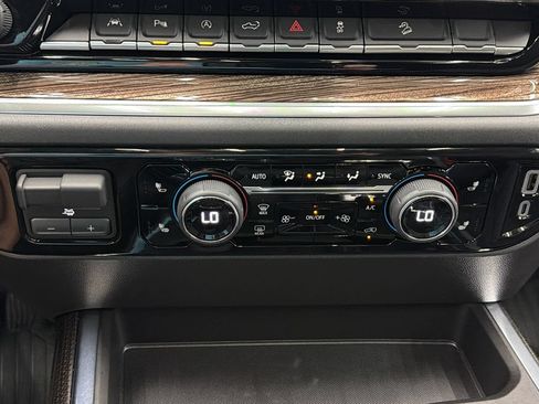 Used 2026 Chevrolet Silverado 1500 LT Trail Boss w/ LT Trail Boss Premium Package AWD/4WD image 24
