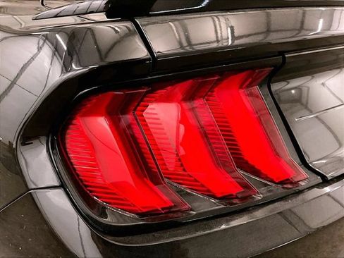 Used 2021 Ford Mustang GT RWD image 28