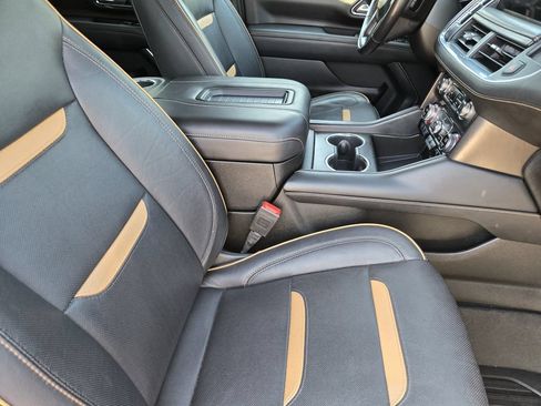 Used 2023 GMC Yukon XL AT4 w/ AT4 Premium Package AWD/4WD image 19