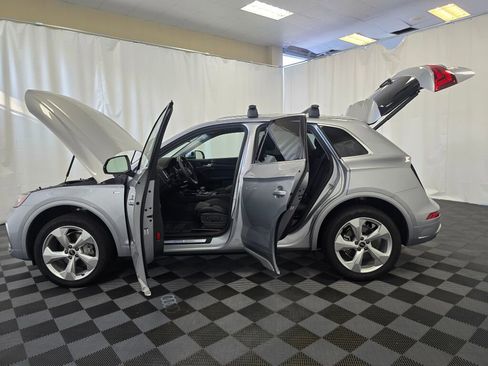 Certified 2025 Audi Q5 2.0T Premium Plus image 12