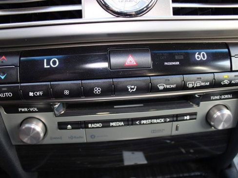 Used 2017 Lexus LS 460 image 33