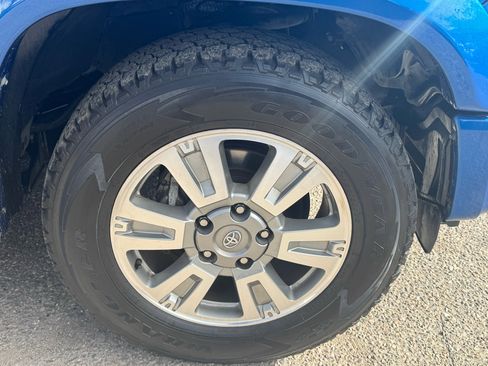 Used 2017 Toyota Tundra Platinum image 11