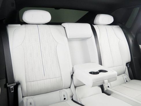 Used 2024 Cadillac Lyriq AWD Luxury image 17