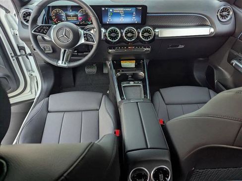 Used 2026 Mercedes-Benz GLB 250 image 14