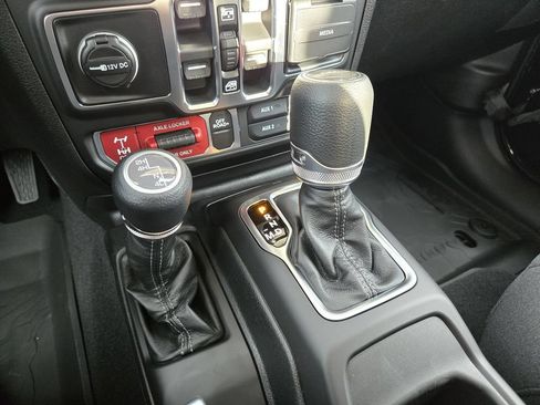 New 2026 Jeep Gladiator Sport AWD/4WD image 11