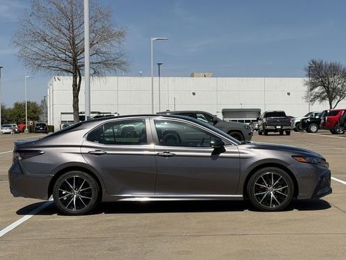 Certified 2024 Toyota Camry SE image 3