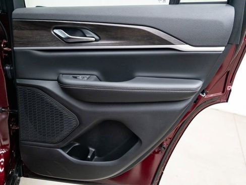 New 2026 Jeep Grand Cherokee Altitude image 30