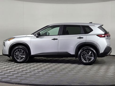 Used 2024 Nissan Rogue S FWD image 3
