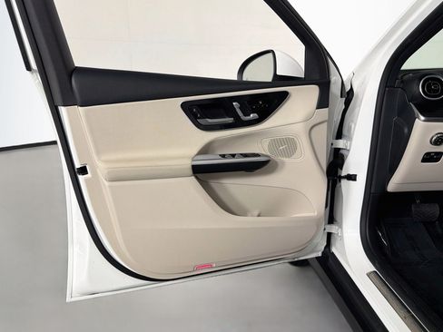 Certified 2026 Mercedes-Benz GLC 300 image 21