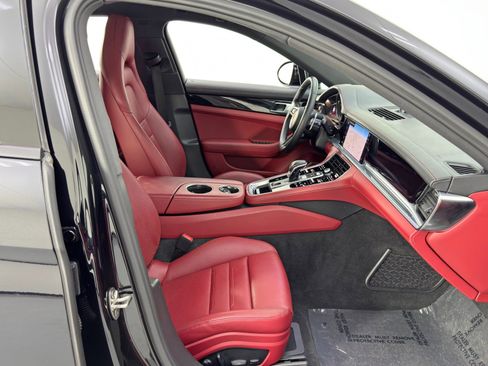 Used 2022 Porsche Panamera 4 w/ Premium Package image 16