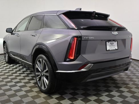 New 2026 Cadillac Optiq Luxury 2 image 4