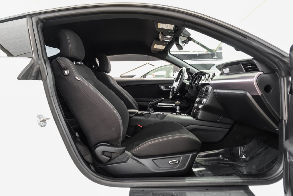 Used 2016 Ford Mustang Coupe RWD image 38