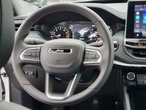 Used 2024 Jeep Compass Trailhawk image 25