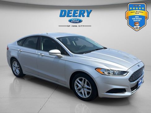 Used 2014 Ford Fusion SE FWD image 9