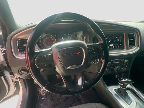Used 2022 Dodge Charger SXT RWD image 11