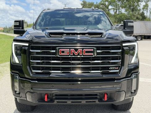 Used 2024 GMC Sierra 2500 AT4 w/ AT4 Premium Plus Package AWD/4WD image 8