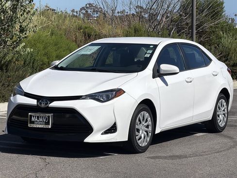 Used 2017 Toyota Corolla LE FWD image 3