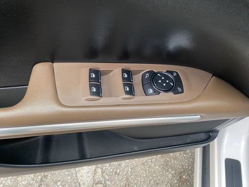 Used 2016 Lincoln MKZ Base 4dr Sedan w/ Equipment Group 200A Select image 18