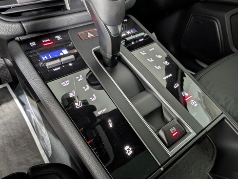 New 2026 Porsche Macan S image 33