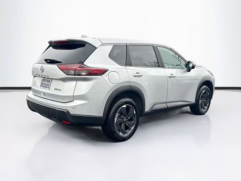 Used 2024 Nissan Rogue SV AWD/4WD image 7