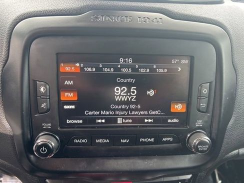 Used 2016 Jeep Renegade Trailhawk AWD/4WD image 16