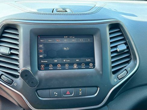 Used 2021 Jeep Cherokee Latitude Plus image 15