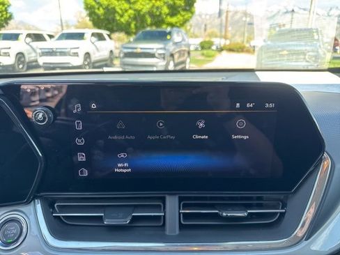 Used 2025 Chevrolet Trax LT FWD image 22