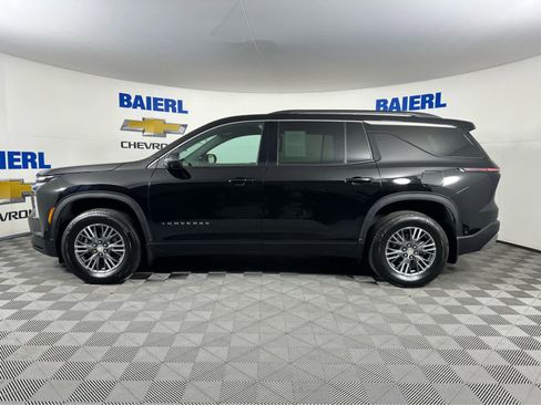 Used 2024 Chevrolet Traverse LT w/ Enhanced Driving Package image 4