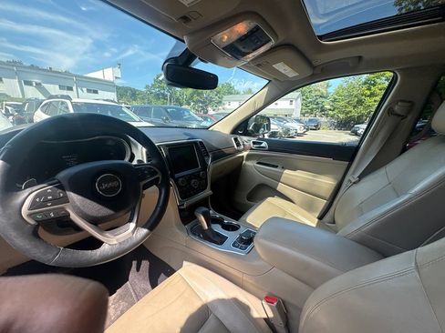 Used 2017 Jeep Grand Cherokee Limited AWD/4WD image 18