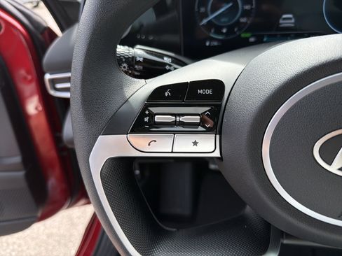 Used 2024 Hyundai Elantra Blue image 10