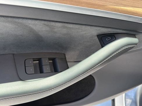Used 2024 Tesla Model Y Long Range RWD image 30
