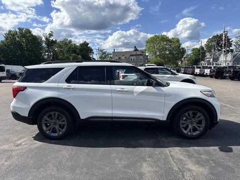 Used 2022 Ford Explorer XLT w/ Equipment Group 202A AWD/4WD image 10