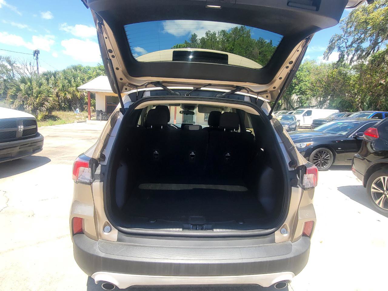 Used 2020 Ford Escape SE FWD image 27