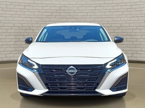 Used 2024 Nissan Altima 2.5 S FWD image 2