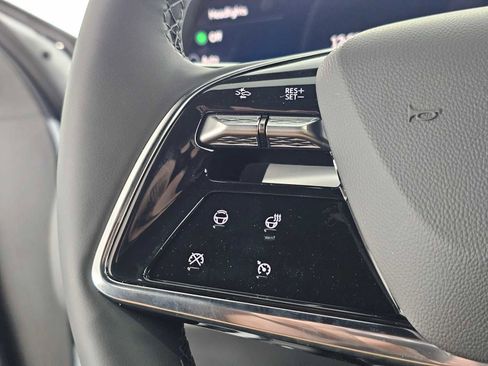 New 2026 Cadillac Lyriq Luxury image 27