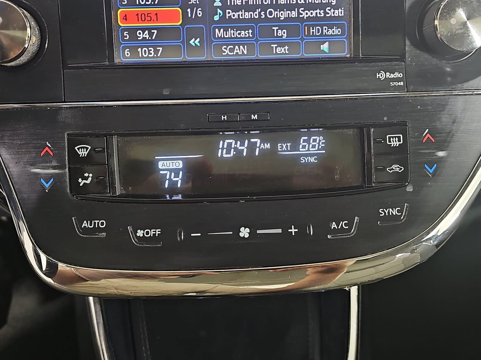 Used 2013 Toyota Avalon XLE Touring FWD image 19