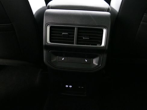 Used 2025 Volkswagen Atlas Cross Sport SEL R-Line AWD/4WD image 26