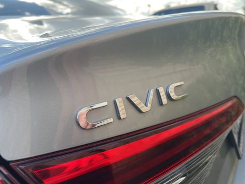 Used 2023 Honda Civic Sport image 5