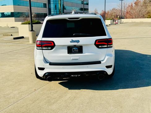 Used 2014 Jeep Grand Cherokee SRT8 w/ Luxury Group II image 9