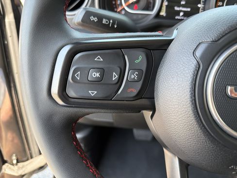 Used 2024 Jeep Wrangler Unlimited Rubicon AWD/4WD image 29