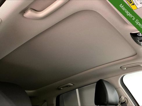 Used 2025 Kia Sorento S w/ Panoramic Sunroof Package FWD image 21