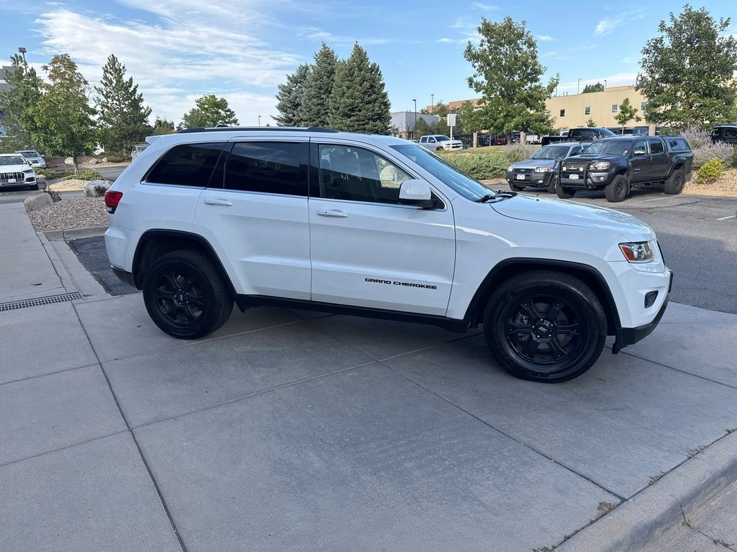 Used 2014 Jeep Grand Cherokee Laredo w/ Security & Convenience Group AWD/4WD image 5