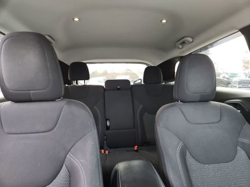 Used 2020 Jeep Cherokee Latitude image 19