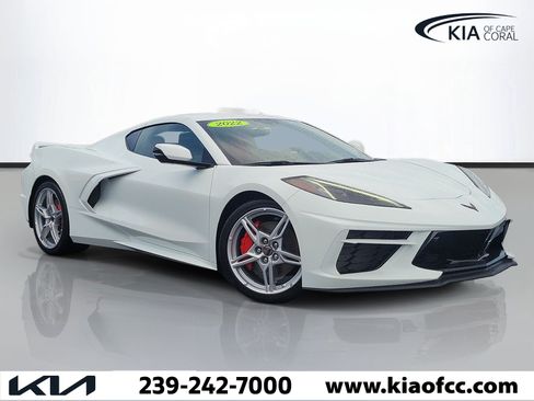 Used 2022 Chevrolet Corvette Stingray Preferred Cpe w/ Z51 Performance Package RWD image 1