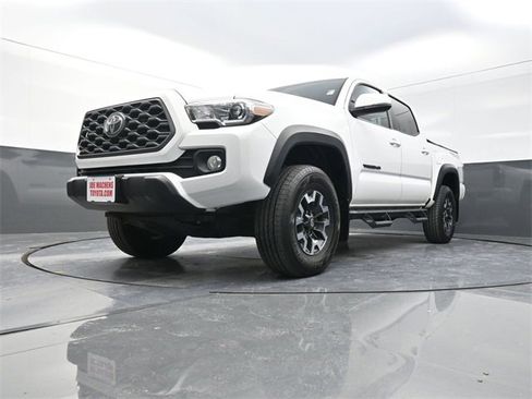 Used 2020 Toyota Tacoma TRD Off-Road image 29