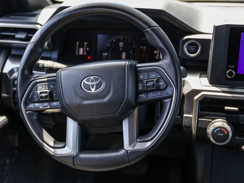 Certified 2025 Toyota 4Runner SR5 AWD/4WD image 15