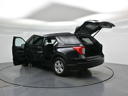 Certified 2022 Ford Explorer XLT image 37